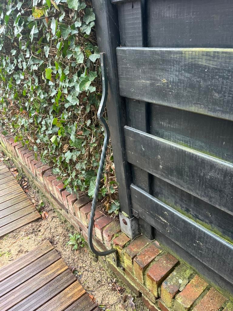 Metalen sierlijke Schuttingsteunen, Gebruikt, Minder dan 3 meter, Ophalen of Verzenden, Minder dan 1 meter