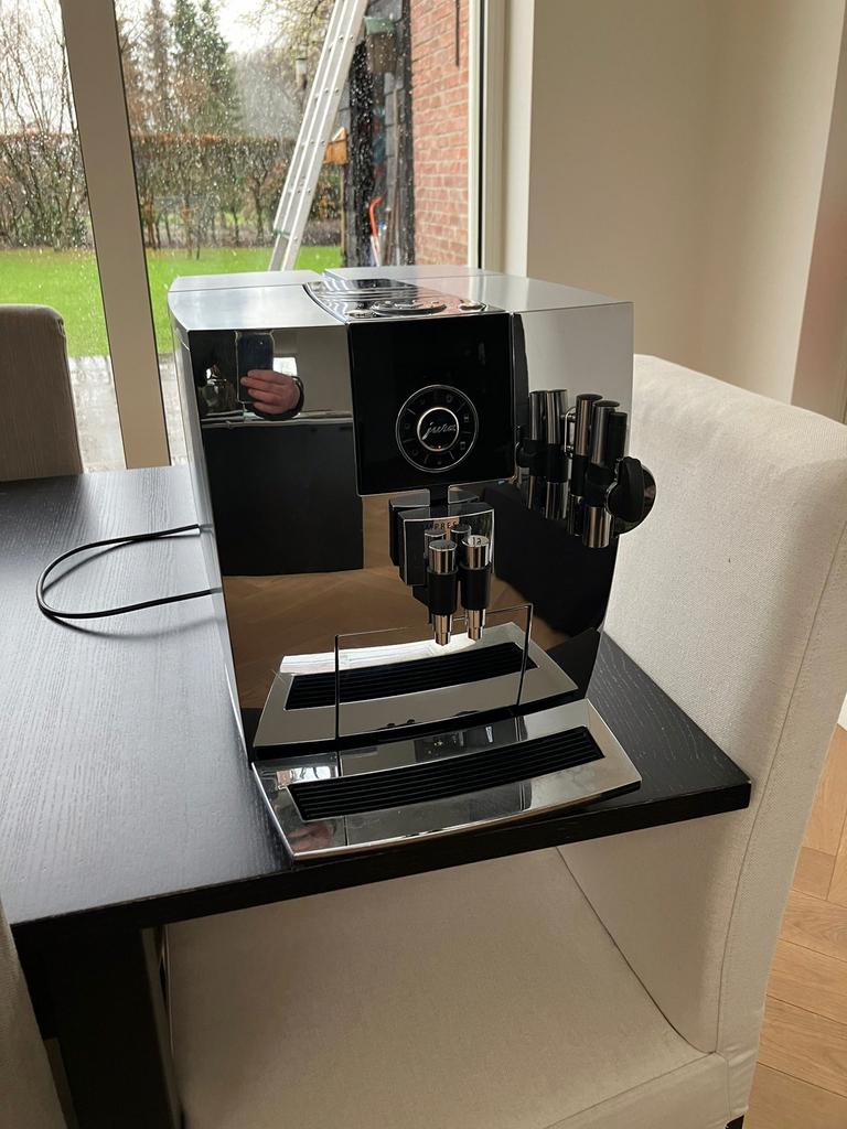 Gezocht defecte of onderhoudsbehoevende Jura koffiemachines!, Ophalen of Verzenden, Zo goed als nieuw