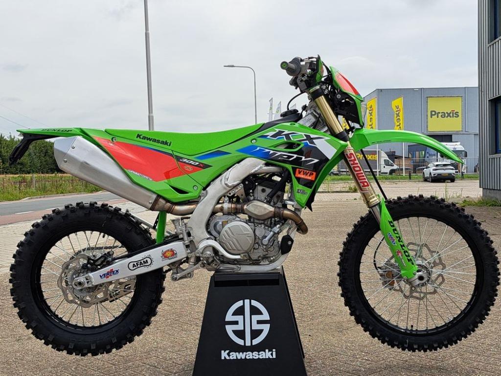 Nu Kawasaki KX 250 / 300 / 450 X enduro versie nieuw in Ned, Motoren, Motoren | Husqvarna, Japan, 300 cc, Kawasaki, Bedrijf