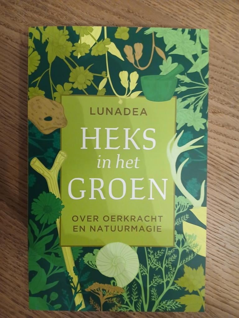 Heks in het Groen - Lunadea, Achtergrond en Informatie, Spiritualiteit algemeen, Nieuw, Ophalen of Verzenden