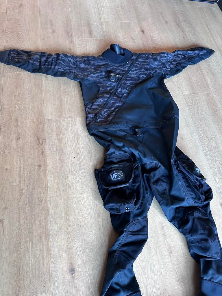Droogpak Ugly Fish dames XL - Zo goed als nieuw, Watersport en Boten, Ophalen of Verzenden, Zo goed als nieuw, Duikpak