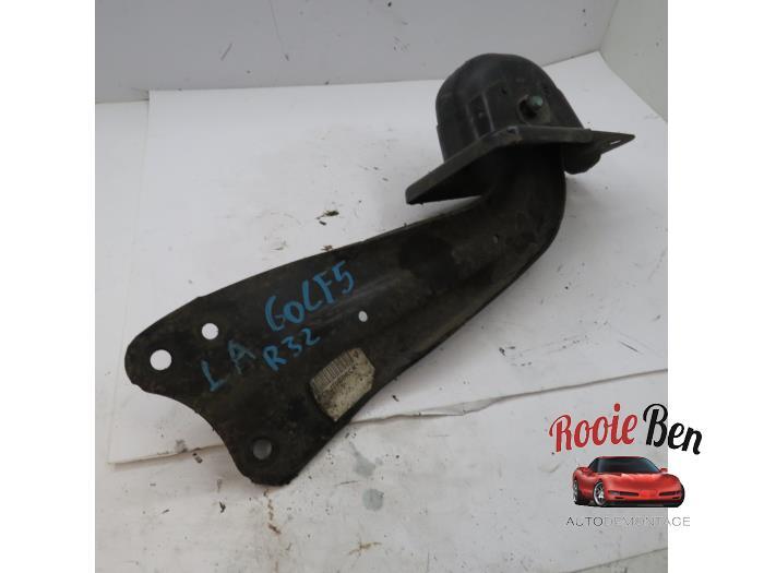 Draagarm links-achter van een Volkswagen Golf, Gebruikt, -, Volkswagen, -