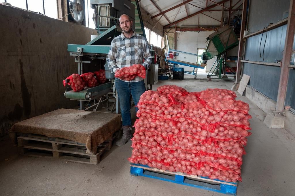 Aardappelen te koop, Ophalen