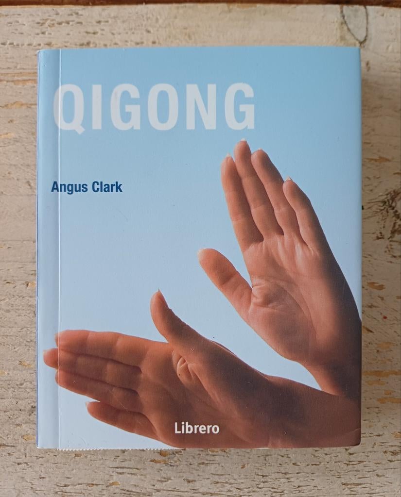 A. Clark - Qigong, Boeken, Astrologie, Overige typen, Ophalen of Verzenden, Zo goed als nieuw