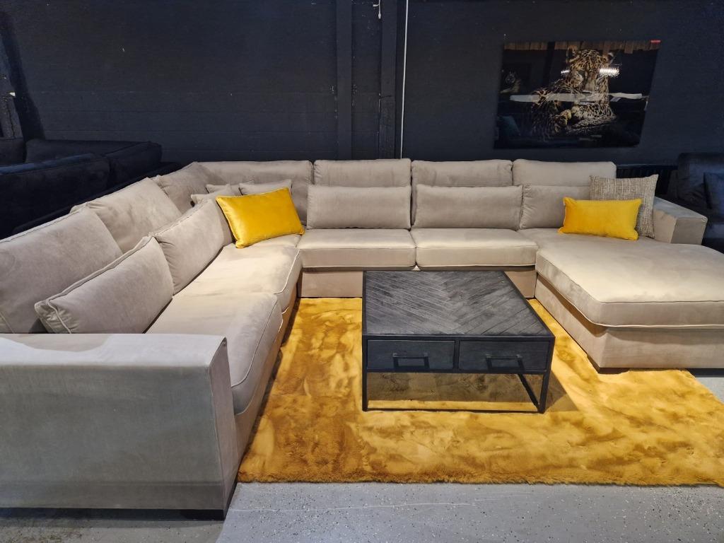 Foto 2 van Voorraad Actie | Velvet U bank Hoekbank | Showroom Utrecht