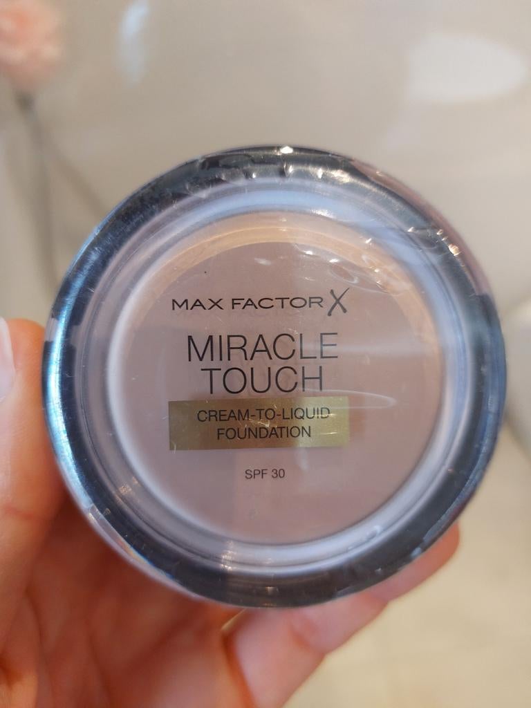 Max Factor Miracle Touch Foundation - Natural 070, Gehele gezicht, Beige, Nieuw, Ophalen of Verzenden