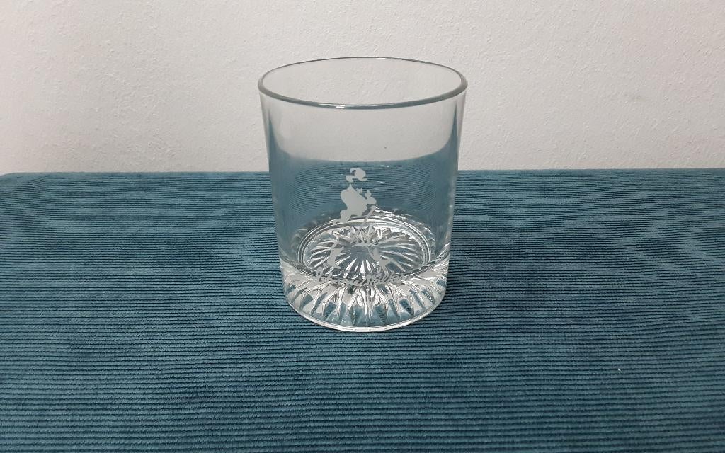 JOHNNIE WALKER glas (grote logo), Verzamelen, Glas en Borrelglaasjes, Ophalen of Verzenden, Zo goed als nieuw, Borrel- of Shotglas