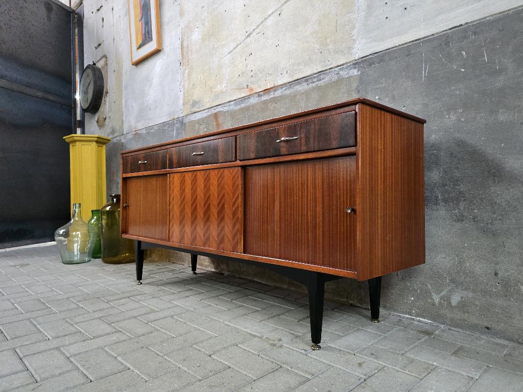 Engels Mid Century Design Lowboard | Vintage Kast Dressoir, Huis en Inrichting, Kasten | Dressoirs, Gebruikt, Met deur(en), 150 tot 200 cm