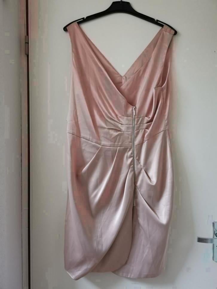 Feestjurk Jurk maat 42, Kleding | Dames, Ophalen of Verzenden, Nieuw, Beige, Boven de knie