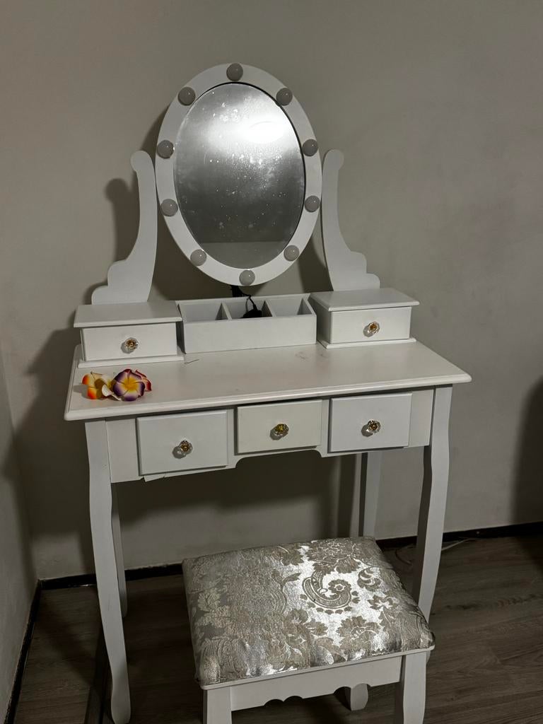 Make-up tafel met krukje - Zo goed als nieuw!, Huis en Inrichting, Tafels | Kaptafels, Zo goed als nieuw, Minder dan 100 cm, Hout