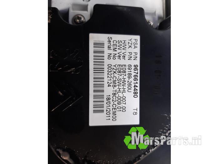 Kilometerteller KM van een Peugeot 3008, Gebruikt, -, -, 6 maanden garantie