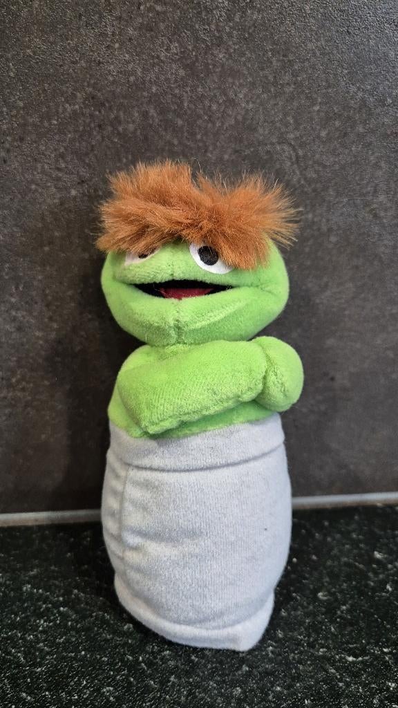Oscar in vuilnisbak, Sesamstraat knuffel, 18 cm. 5A14, Kinderen en Baby's, Speelgoed | Knuffels en Pluche, Tweedehands verkoop