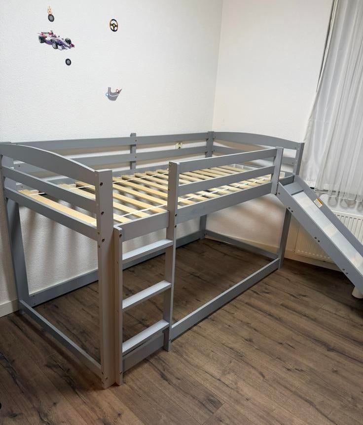 Houten kinder stapelbed met glijbaan, Kinderen en Baby's, Kinderkamer | Stapelbedden en Hoogslapers, Zo goed als nieuw, Stapelbed