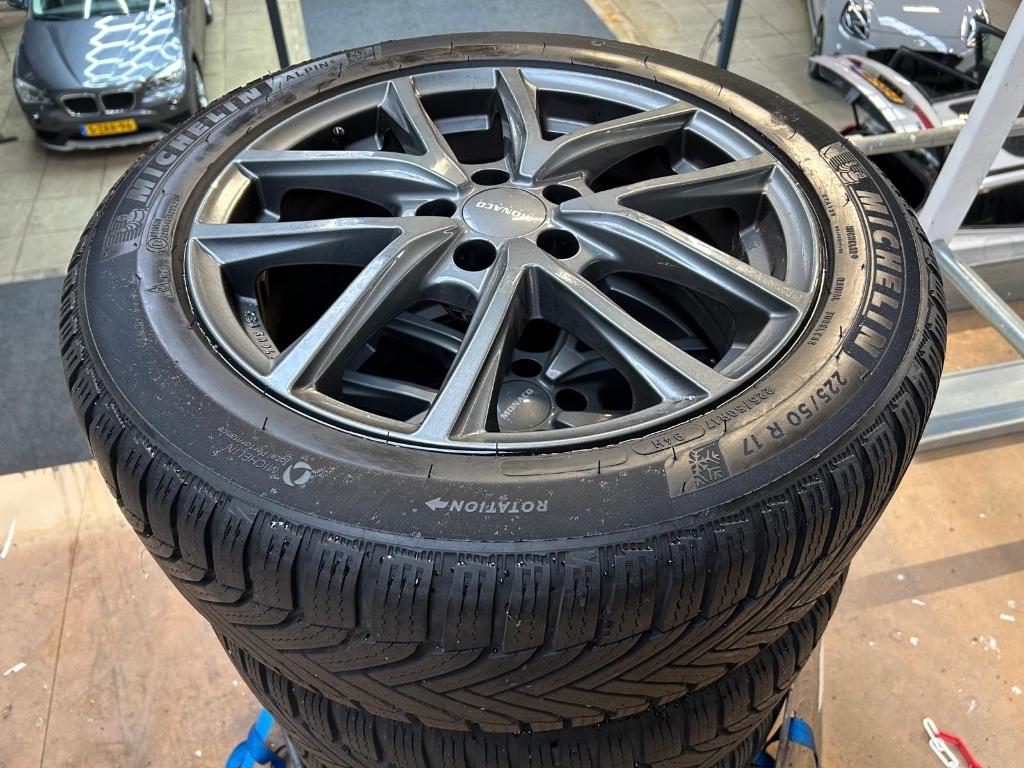 Winterbandenset Volvo V60 Nieuwstraat 225/50R17, Ophalen, Banden en Velgen, Nieuw, 17 inch