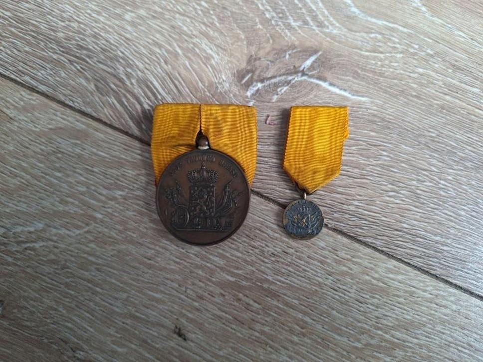 Bronzen Trouwe Dienst Medaille Wilhelmina pre 1940 wo2, Ophalen of Verzenden, Overige soorten, Nederland, Lintje, Medaille of Wings
