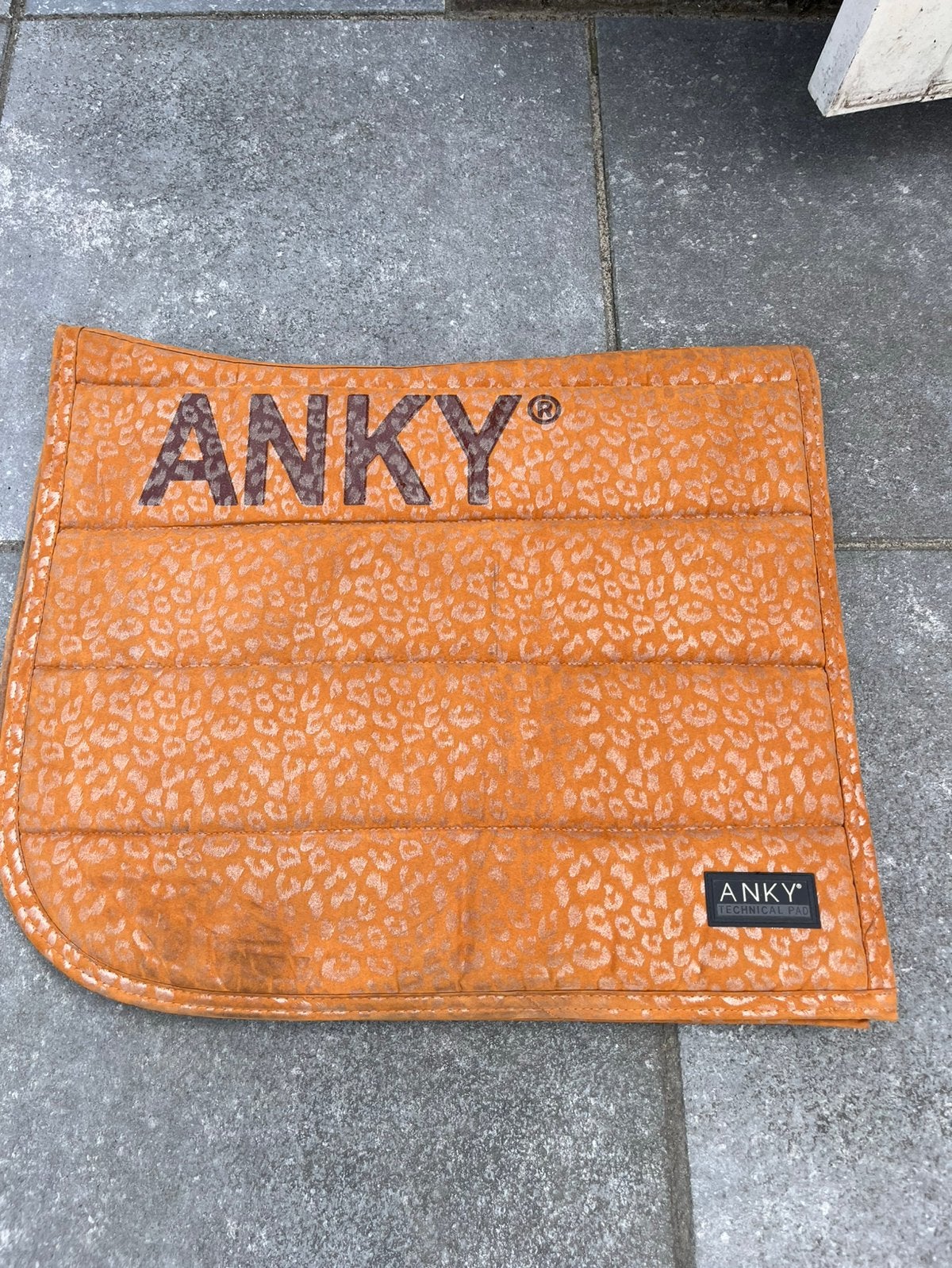 Dressuur dekje Anky oranje leopard full, Dieren en Toebehoren, Paarden en Pony's | Dekens en Dekjes, Ophalen of Verzenden, Zo goed als nieuw
