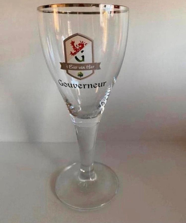 Bierglas Gouverneur op voet. Hoogte 21 cm., Verzamelen, Ophalen of Verzenden, Zo goed als nieuw, Glas of Glazen, Overige merken