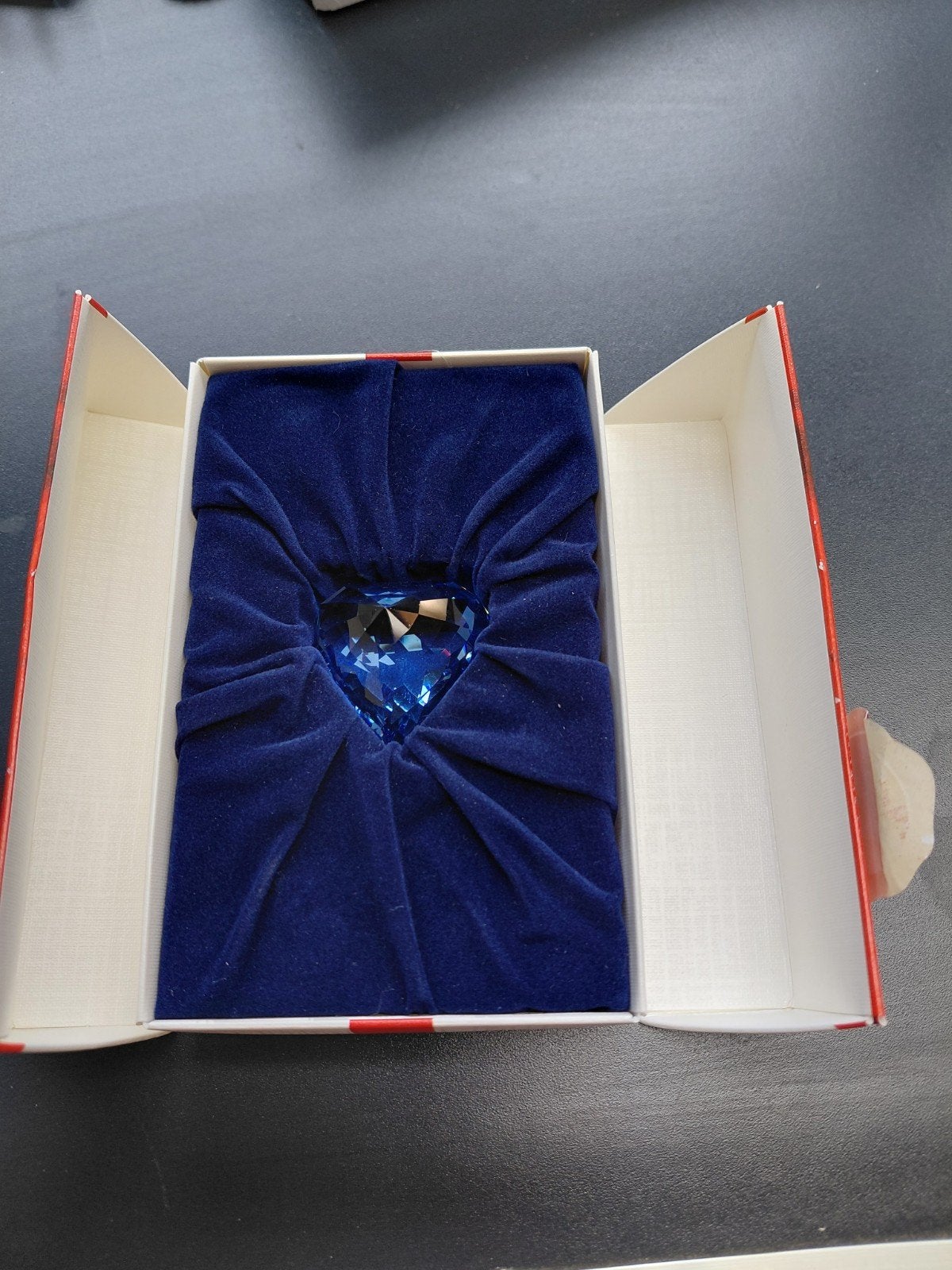 Swarovski Blauw Kristallen Hart in Doos, Verzamelen, Swarovski, Ophalen of Verzenden, Nieuw, Figuurtje