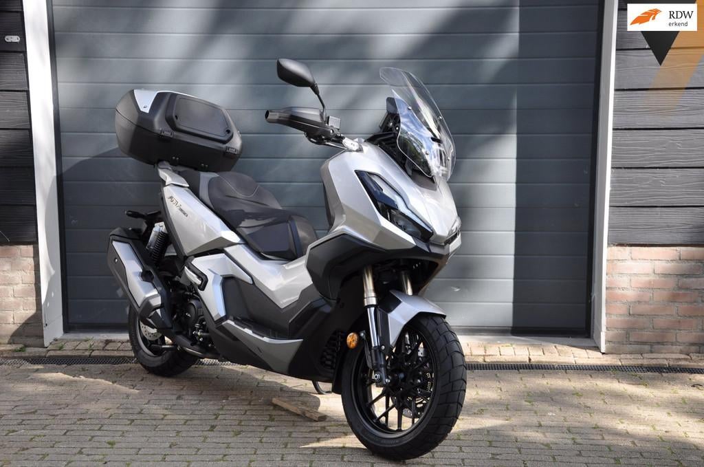 Honda ADV 350 A .., Motoren, Bedrijf, Info@witteveenmotoren.nl, Witteveen Motoren BV, Traction Control