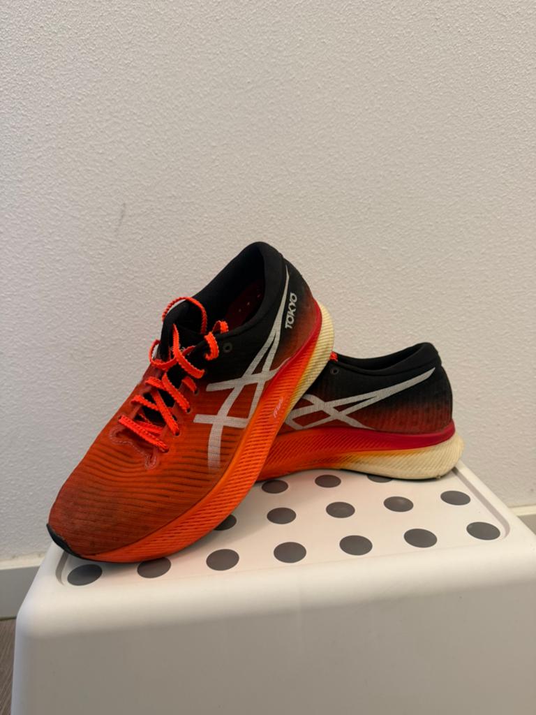 Asics Metaspeed Sky Tokyo 39, Sport en Fitness, Loopsport en Atletiek, Ophalen of Verzenden, Zo goed als nieuw, Hardloopschoenen