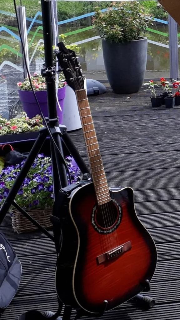 Fender T-Bucket 300CE Flame Maple Sunburst, Muziek en Instrumenten, Ophalen, Zo goed als nieuw, Hollow body, Fender