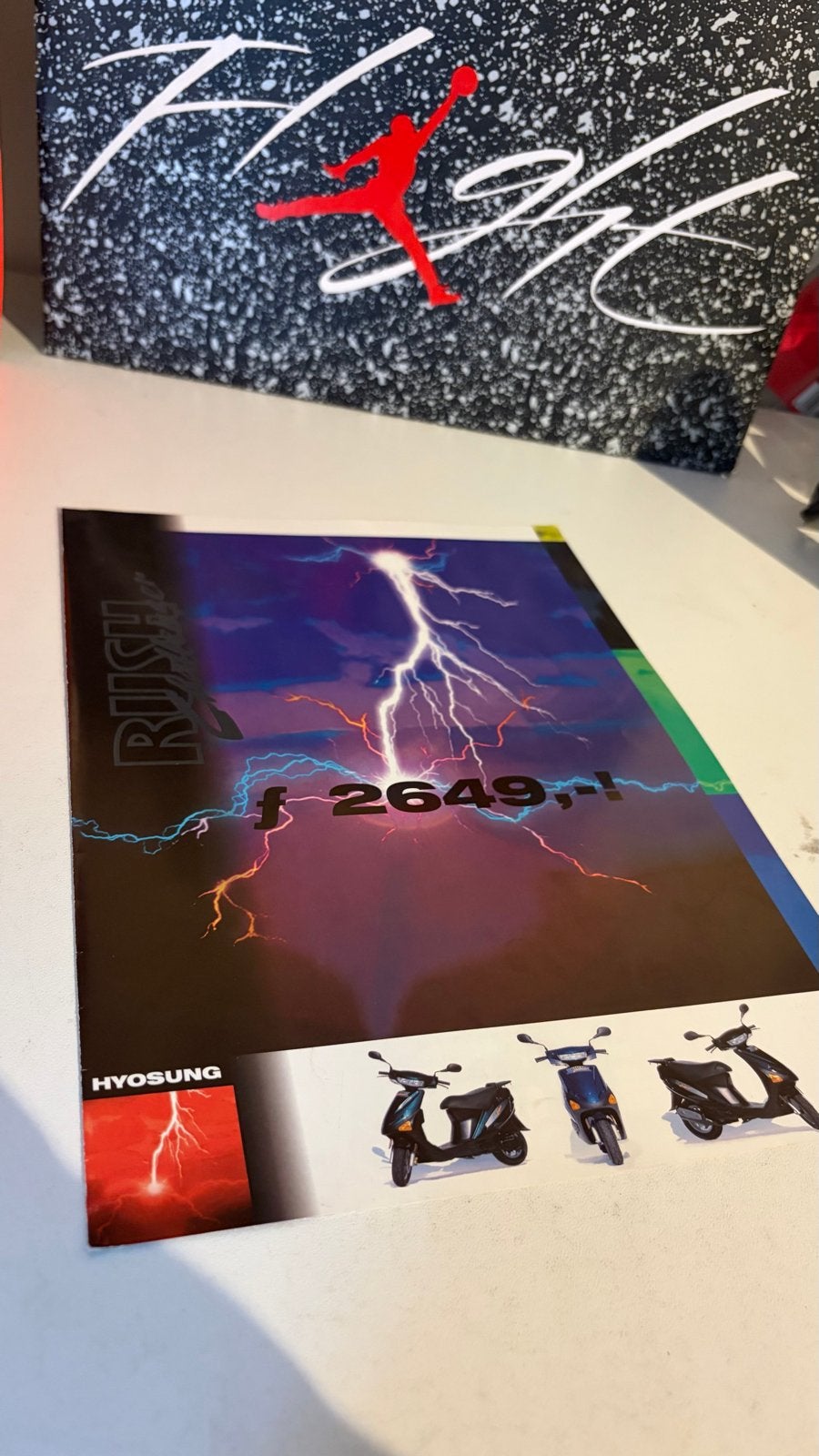 Hyosung Rush Scooter Brochure - Zeldzaam Promotiemateriaal, Ophalen of Verzenden, Zo goed als nieuw