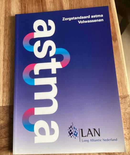 Zorgstandaard Astma Volwassenen - Long Alliantie Nederland, Ophalen of Verzenden, Zo goed als nieuw, Ziekte en Allergie