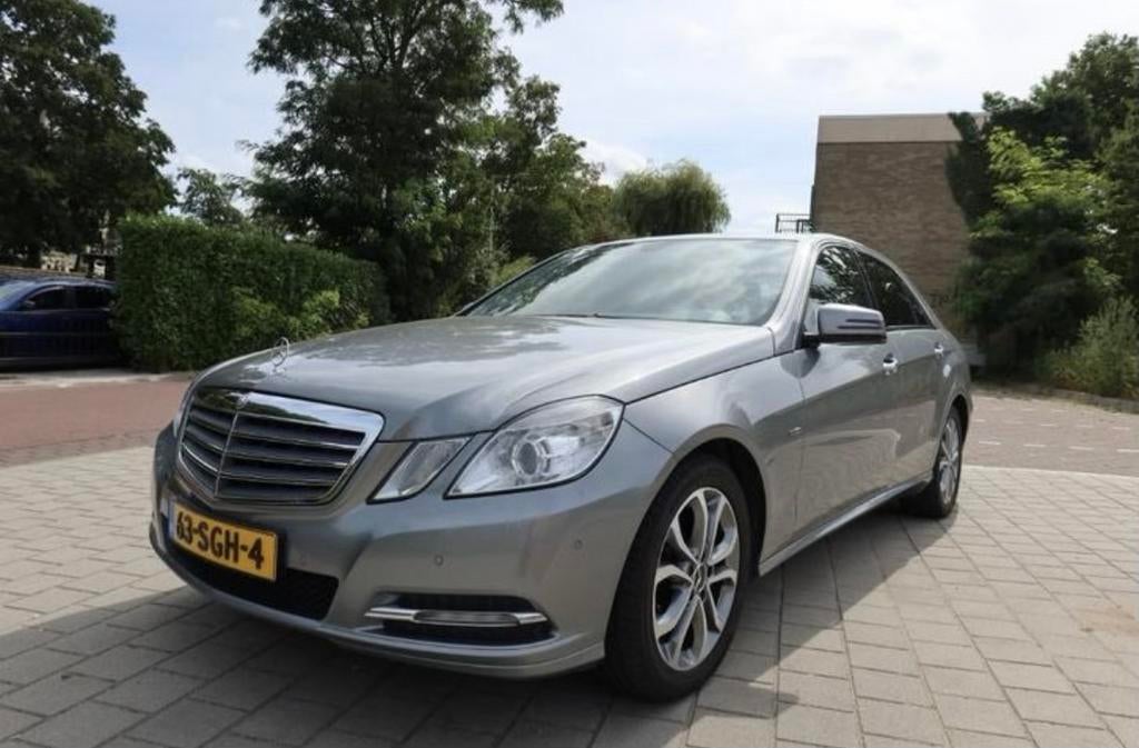 Mercedes-Benz E-Klasse E200 CGI BE Aut7 2011 Grijs, Auto's, Euro 5, Zwart, 4 cilinders, 1796 cc