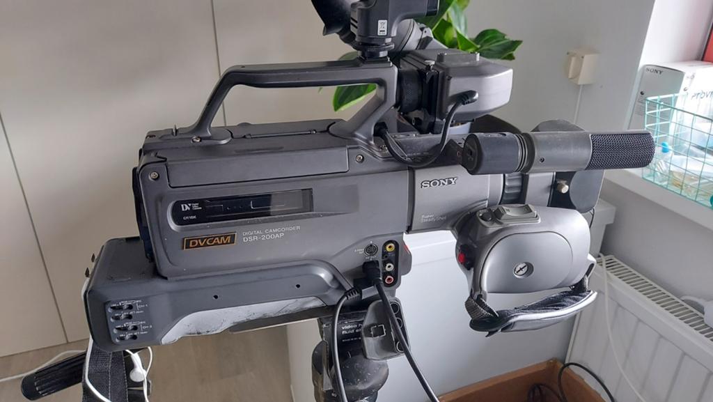 Sony DSR-200AP DVCAM Camcorder incl. statief, Ophalen of Verzenden