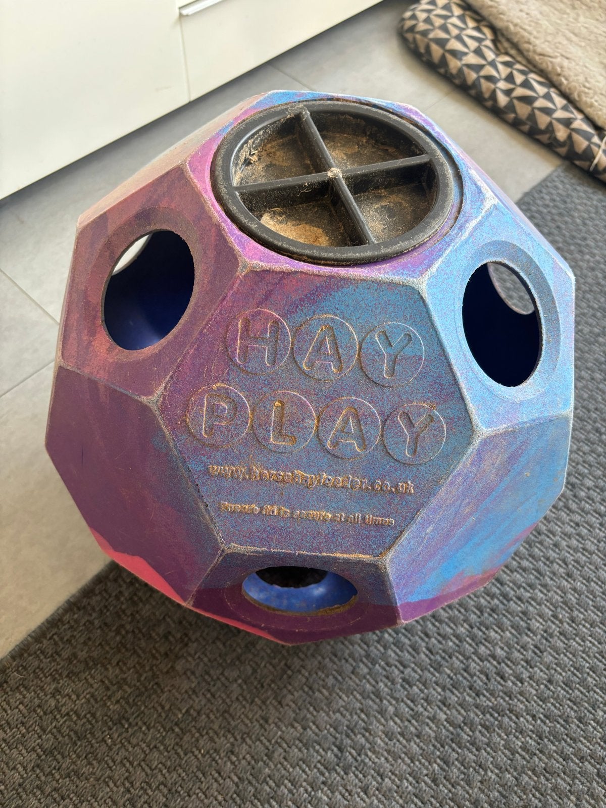 Hayplay slowfeeder multicolor, Dieren en Toebehoren, Ophalen, Gebruikt