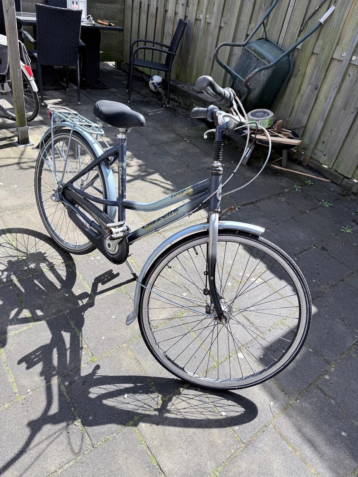 Gazelle Damesfiets - Gebruikt, maar in goede staat, Fietsen en Brommers, Ophalen, Gebruikt, Velgrem, Versnellingen
