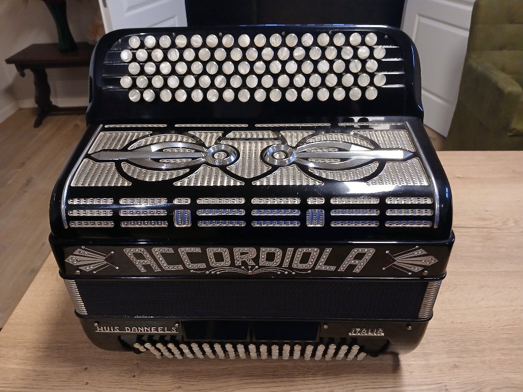 Accordiola Musette Italia accordeon met toebehoren, Muziek en Instrumenten, Ophalen, Gebruikt, Met koffer, Accordiola