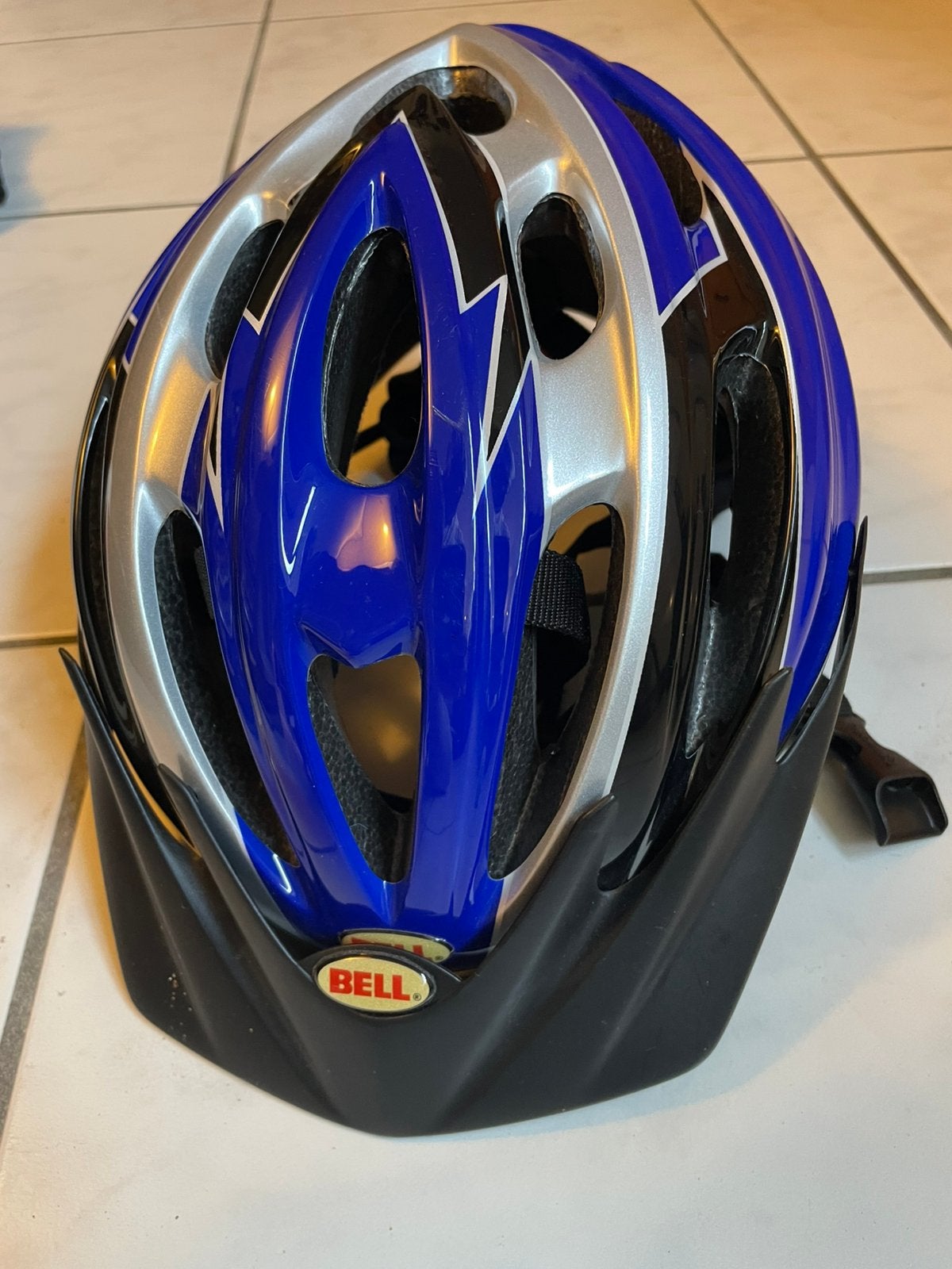 Te koop geheel nieuwe fietshelm, Fietsen en Brommers, Fietsaccessoires | Fietshelmen, Ophalen, Zo goed als nieuw, S, Dame