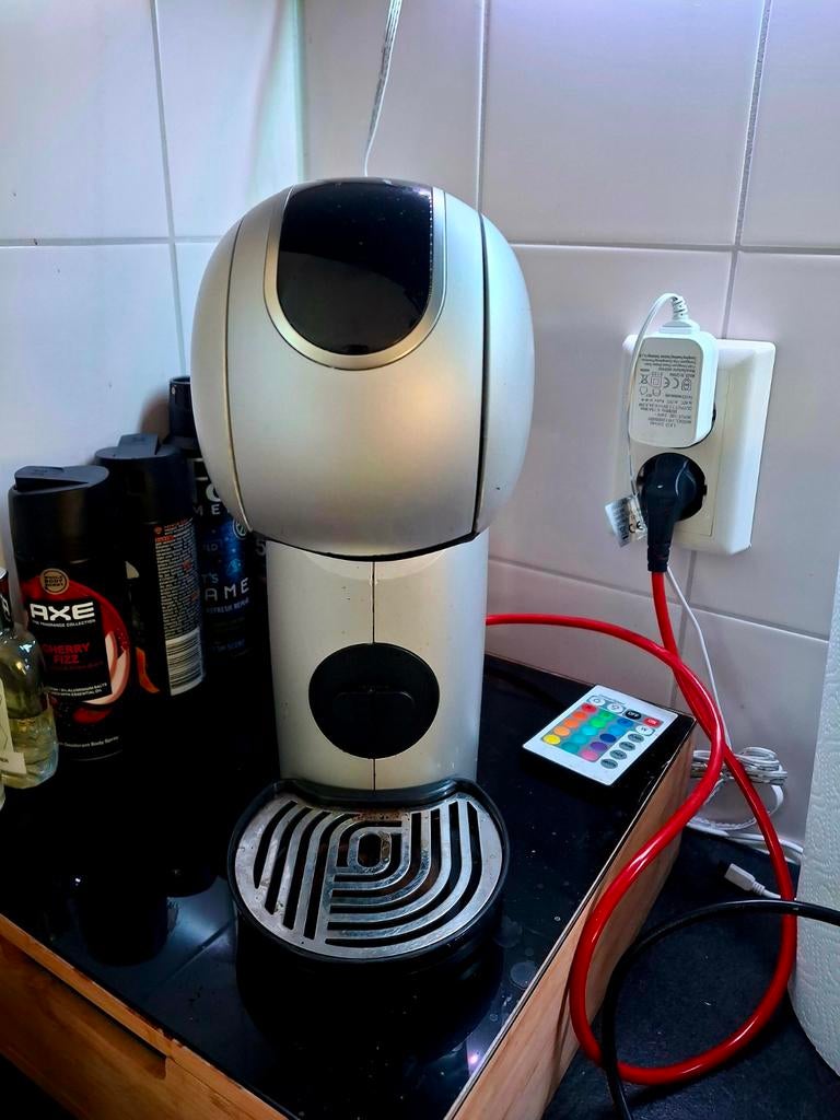 Dolce gusto vol automatisch, Ophalen of Verzenden, Zo goed als nieuw, Koffiemachine