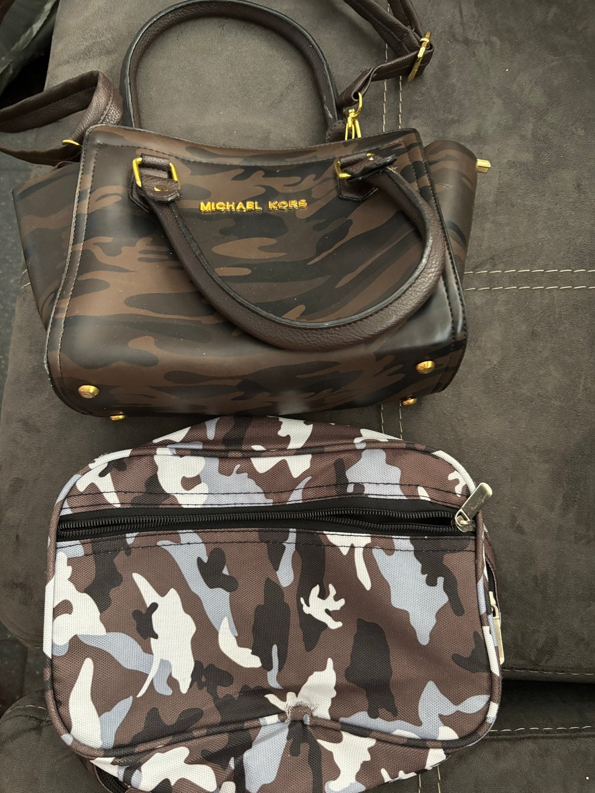 Mooie bruine tas en camouflage toilettas, Ophalen of Verzenden, Zo goed als nieuw, Bruin, Handtas