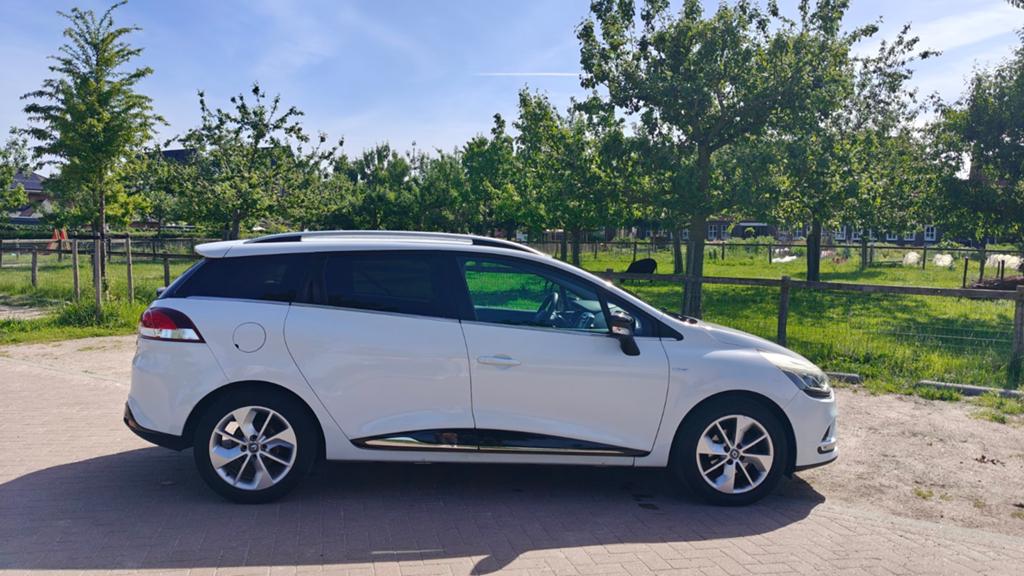 Renault Clio Estate 0.9 TCE Limited 2017 (2e eigenaar), Voorwielaandrijving, 898 cc, 580 kg, Origineel Nederlands