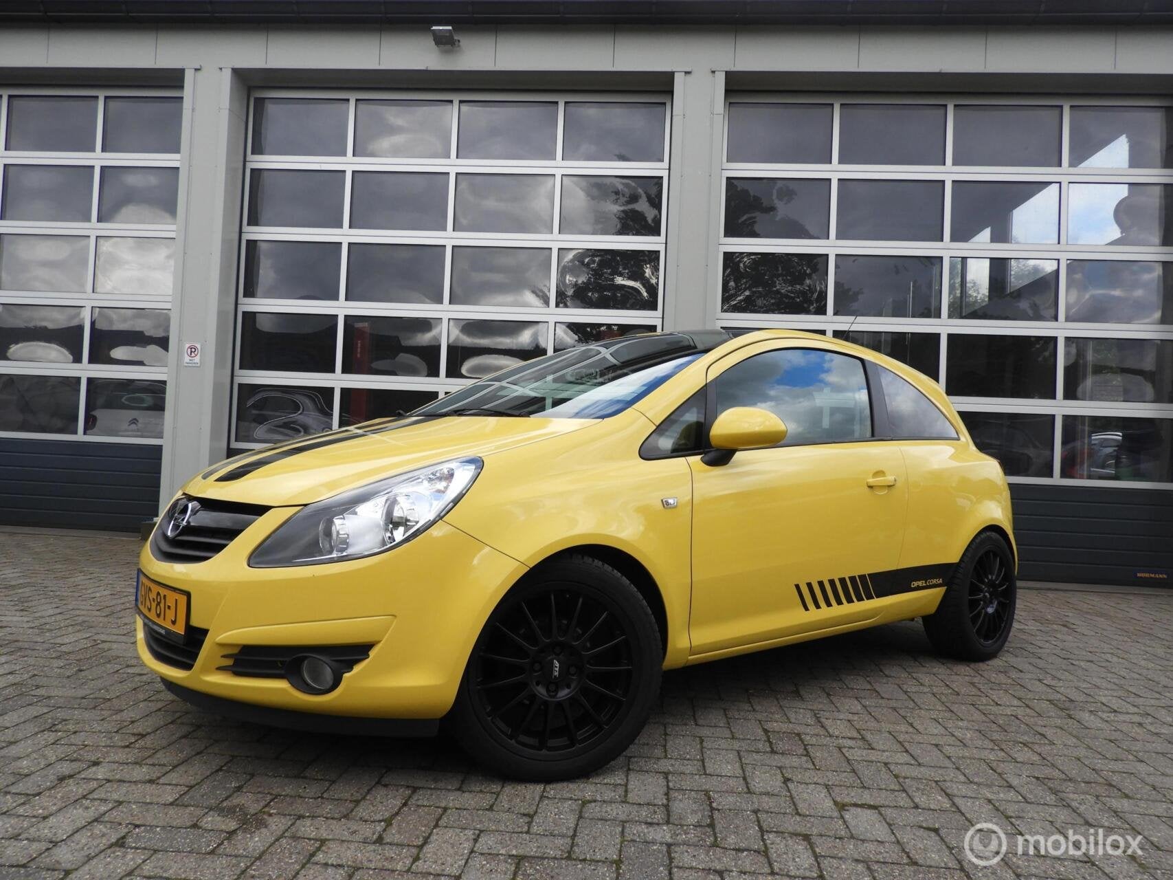 Opel Corsa 1.4 Yellow Edition, Auto's, Opel, Voorwielaandrijving, Euro 5, 101 pk, Gebruikt
