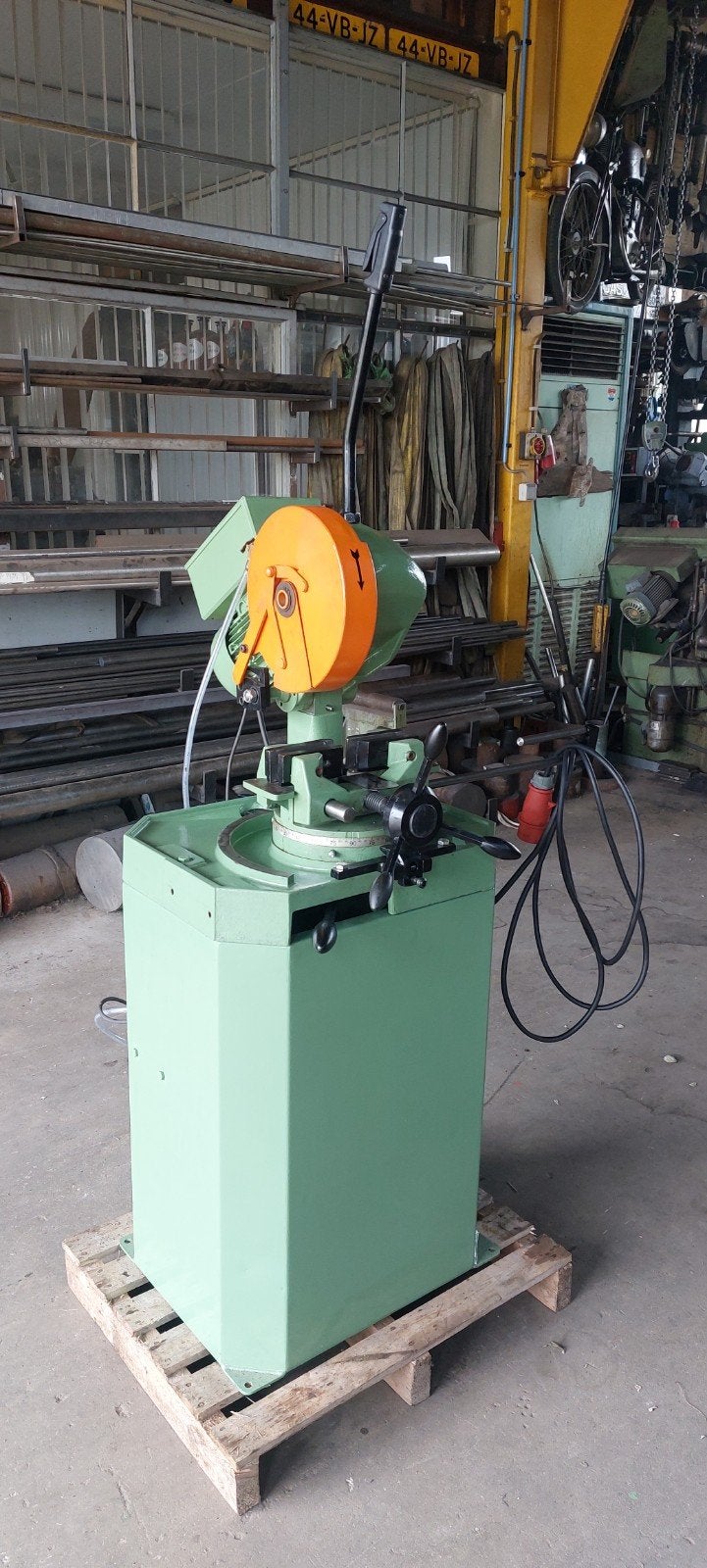 Bewo 250 afkortzaag., Doe-het-zelf en Verbouw, Ophalen, 1200 watt of meer, Afkortzaag, 70 mm of meer