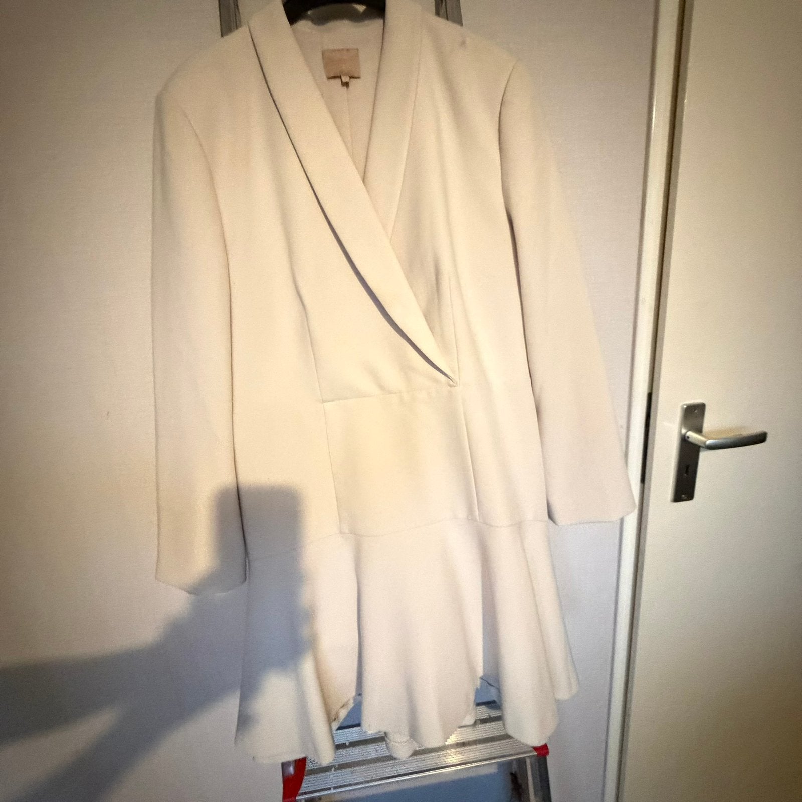 JOSH V Crèmekleurige Blazerjurk Maat M, Kleding | Dames, Ophalen of Verzenden, Zo goed als nieuw, Boven de knie