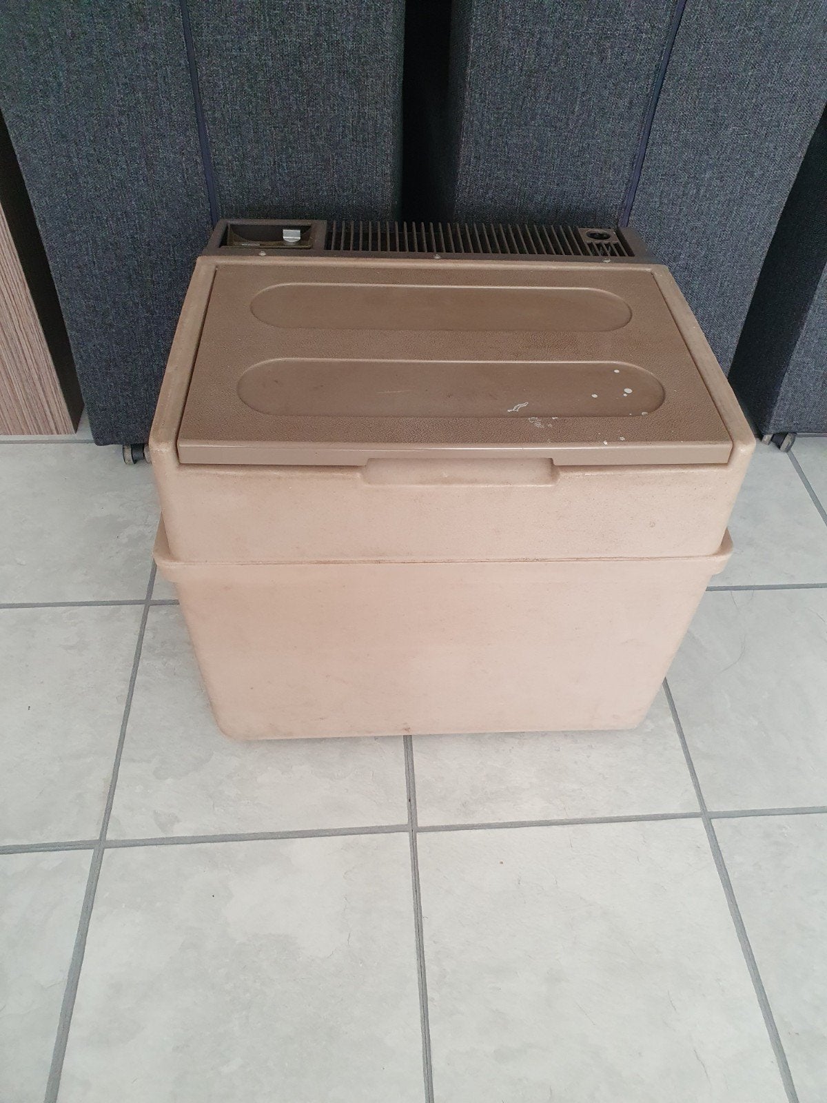 Electrolux koelbox met gas en 12v twv 299euro, Doos, Minder dan 35 cm, Minder dan 50 cm, Ophalen of Verzenden
