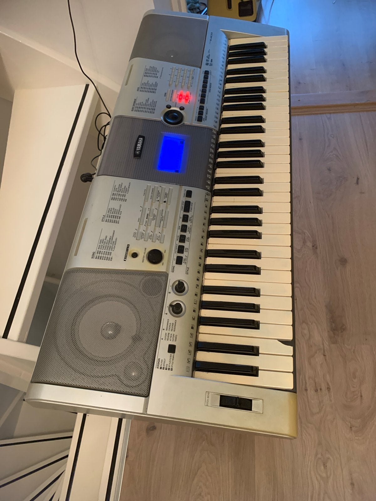 Yamaha PSR-E403 Keyboard - Gebruikt met lichte schade, Muziek en Instrumenten, Yamaha, Ophalen of Verzenden, Aanslaggevoelig, 61 toetsen