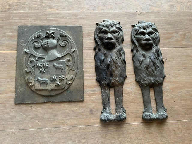 Gietijzer Haardplaat ? + 2 leeuwen gietijzer. Antiek, Ophalen of Verzenden