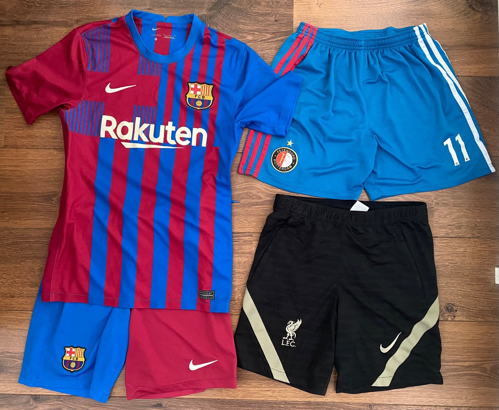 Voetbaltenue kind Barcelona Feyenoord Adidas, Maat XS of kleiner, Ophalen of Verzenden, Zo goed als nieuw, Shirt