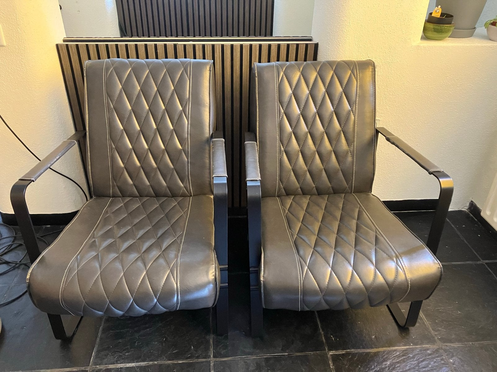 Twee gebruikte fauteuils met metalen frame, Huis en Inrichting, Stoelen, Gebruikt, Twee, Ophalen of Verzenden, Metaal