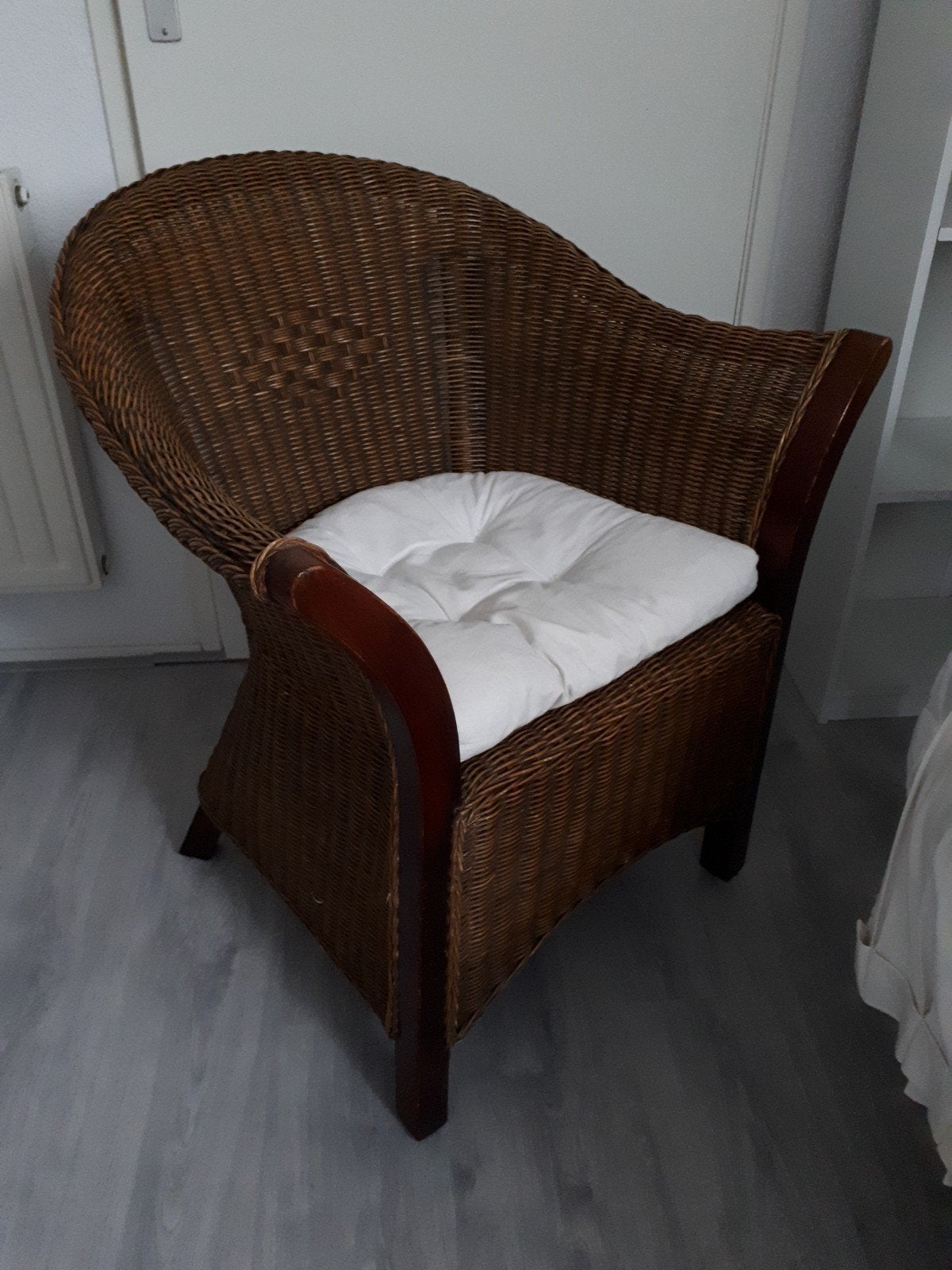 donker eiken rieten rotan stoel met kussen, Ophalen, Gebruikt, Bruin, Landelijk, Bohemian