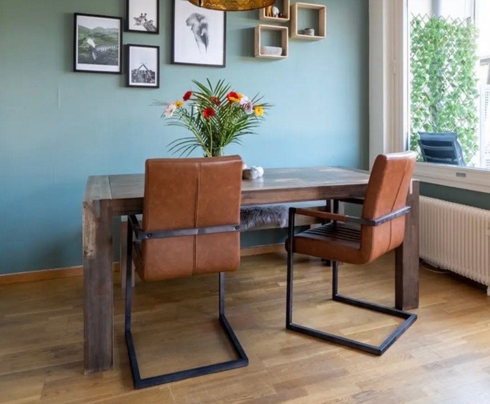 Robuuste eettafel met 2 sky- leren stoelen, Huis en Inrichting, Stoelen, Ophalen, Gebruikt, Twee, Bruin