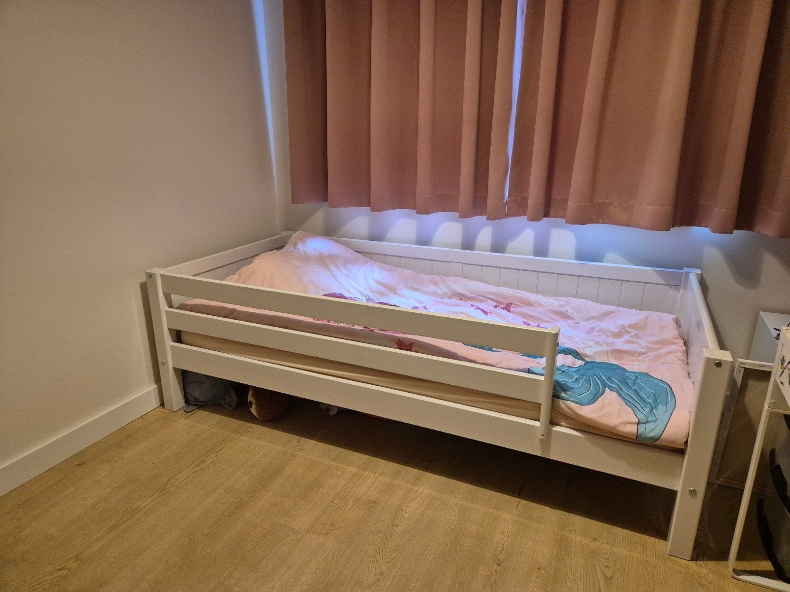 Bed met uitvalbeveiliging, Ophalen, 90 cm, Eenpersoons, Zo goed als nieuw