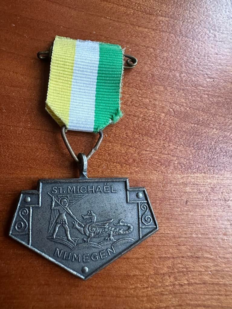 Medaille Wandelmars St. Michaël Nijmegen, Ophalen of Verzenden, Overige materialen, Nederland