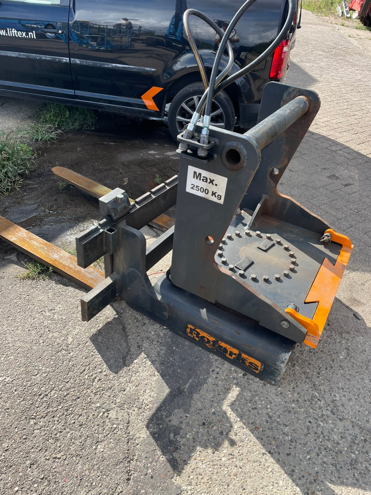 Roforks roterende lepels 2500kg, Ophalen