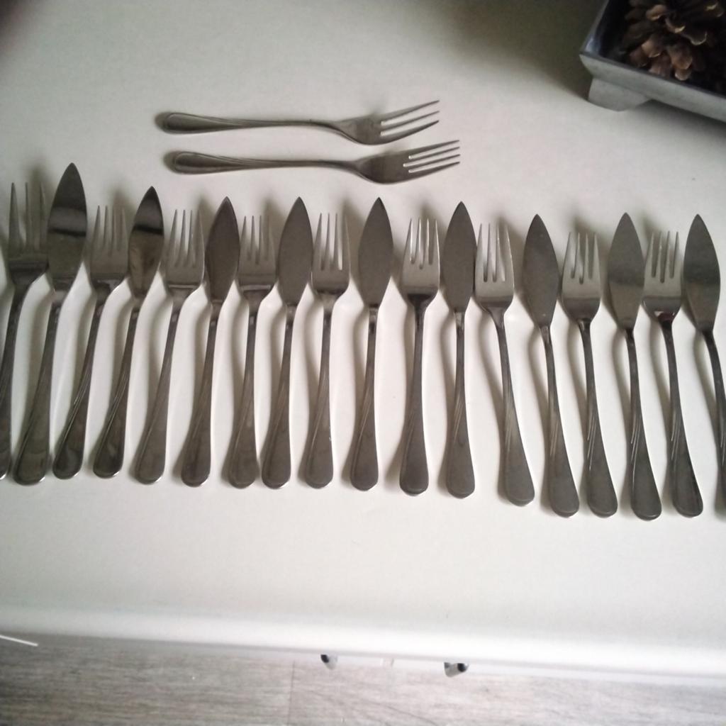 Sola  8 persoons  visbestek  enz., Ophalen of Verzenden, Rvs of Chroom